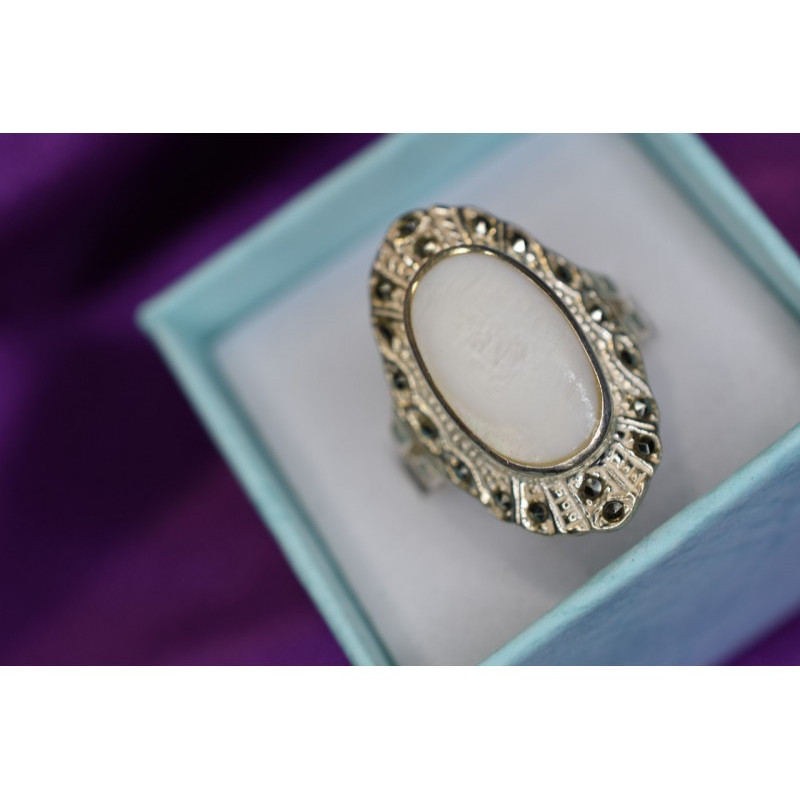 925 STERLING SILVER MOTHER OF PEARL & MARCASITES RING SIZE 6.5