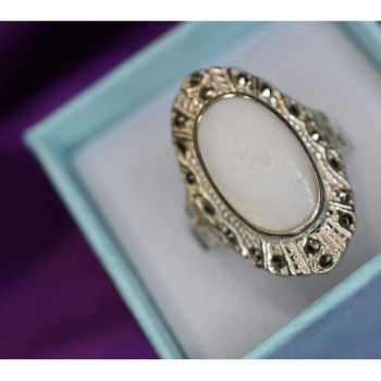 925 Sterling Silver Mother OF Pearl & Marcasites Ring Size 6.5