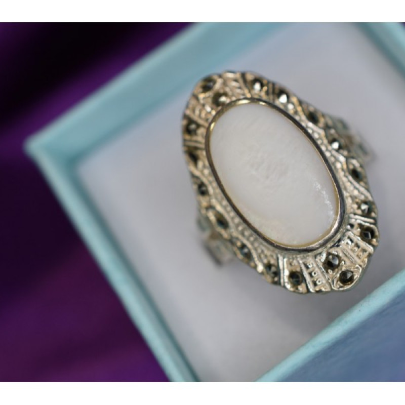 925 Sterling Silver Mother OF Pearl & Marcasites Ring Size 6.5