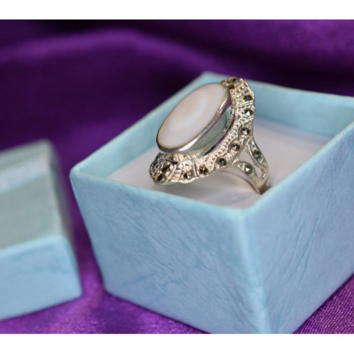 925 Sterling Silver Mother OF Pearl & Marcasites Ring Size 6.5
