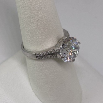 925 Sterling Silver CZ Ring Size 7.75