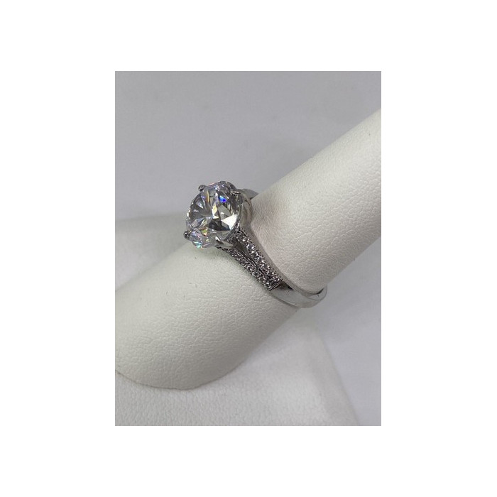 925 Sterling Silver CZ Ring Size 7.75