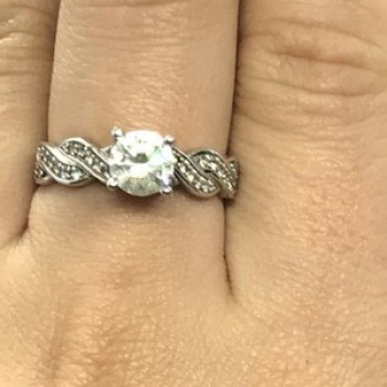 925 Sterling Silver CZ Ring Size 8