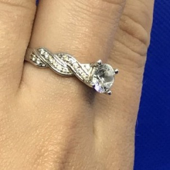 925 Sterling Silver CZ Ring Size 8