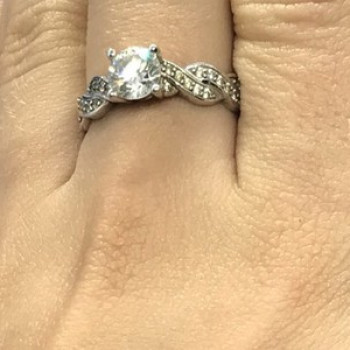 925 Sterling Silver CZ Ring Size 8
