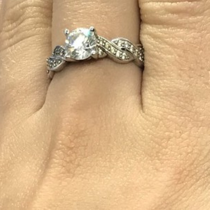 925 Sterling Silver CZ Ring Size 8