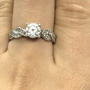 925 Sterling Silver CZ Ring Size 8