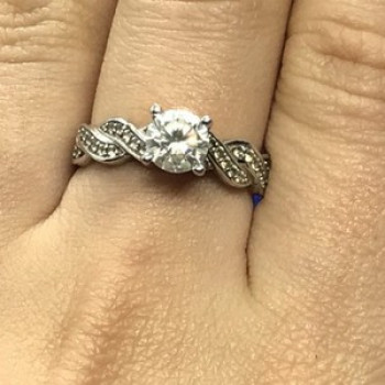 925 Sterling Silver CZ Ring Size 8