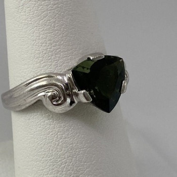 925 Sterling Silver CZ Ring Size 7.75