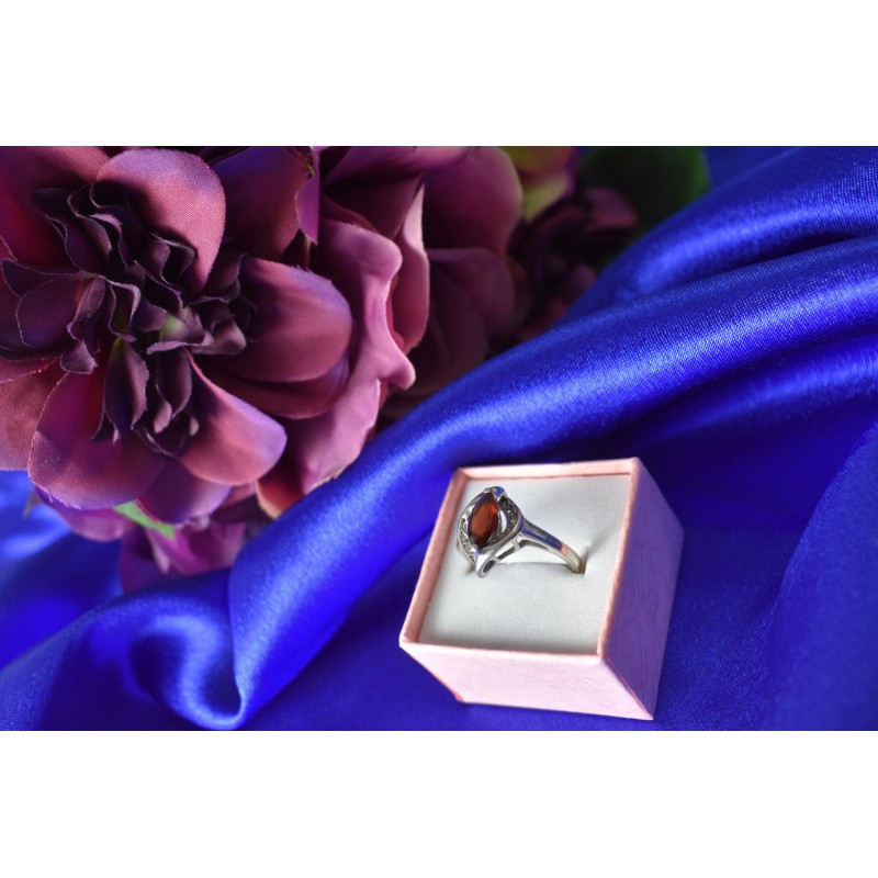 925 Sterling Silver Garnet Ring Size 6.5