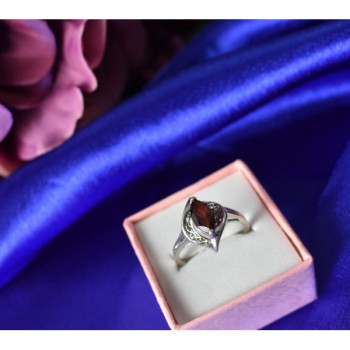 925 Sterling Silver Garnet Ring Size 6.5