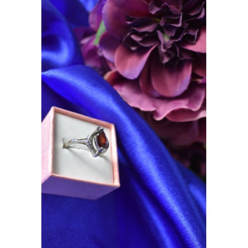 925 Sterling Silver Garnet Ring Size 6.5