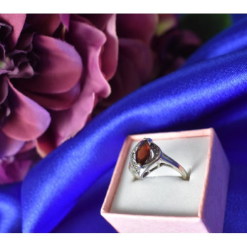 925 Sterling Silver Garnet Ring Size 6.5