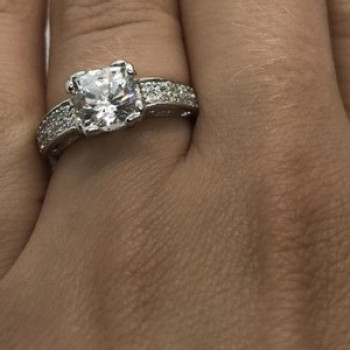 925 Sterling Silver CZ Ring Size 6.5