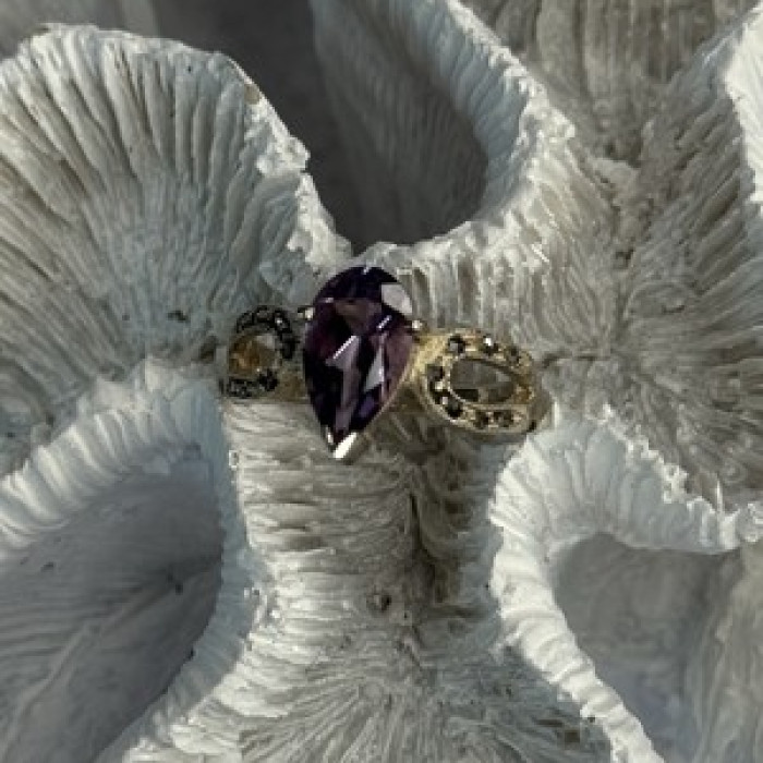 925 Sterling Silver Amethyst & Marcasite Ring Size 7.5