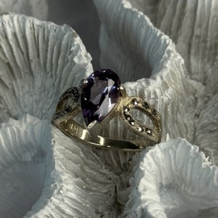 925 Sterling Silver Amethyst & Marcasite Ring Size 7.5