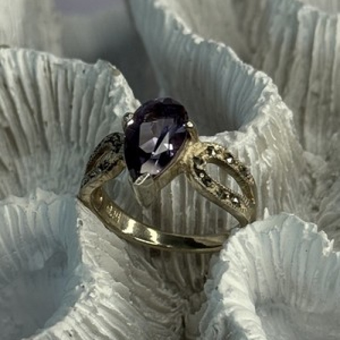 925 Sterling Silver Amethyst & Marcasite Ring Size 7.5
