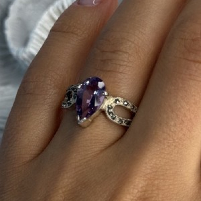 925 Sterling Silver Amethyst & Marcasite Ring Size 7.5