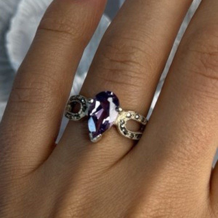 925 Sterling Silver Amethyst & Marcasite Ring Size 7.5