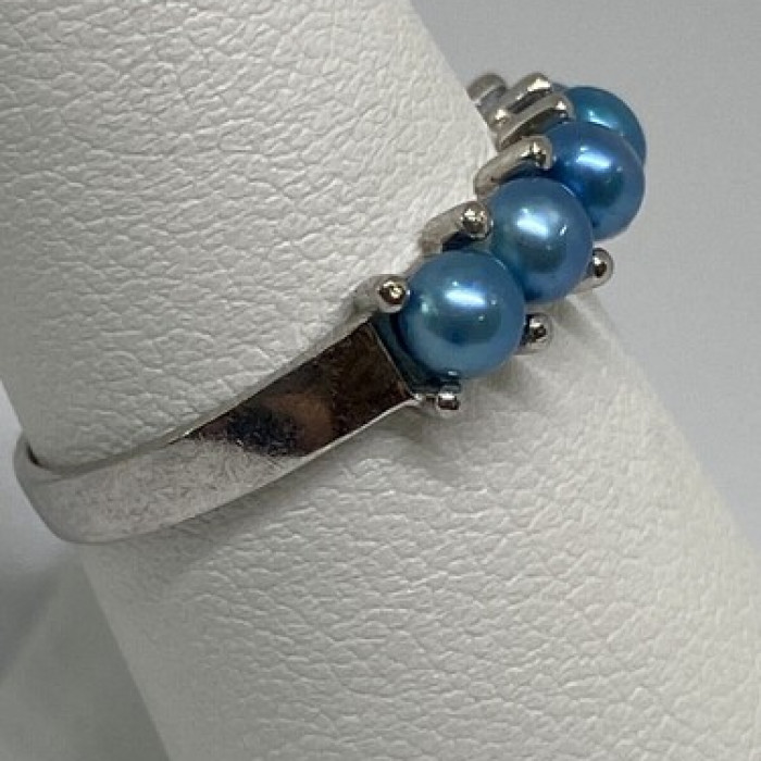 925 Sterling Silver With Simulated Teal Colored Pearls Ring Size-7