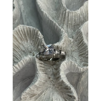 925 Sterling Silver CZ Ring Size 7.5