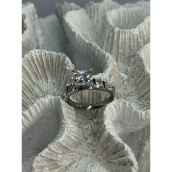 925 Sterling Silver CZ Ring Size 7.5