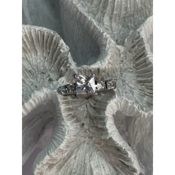 925 Sterling Silver CZ Ring Size 7.5