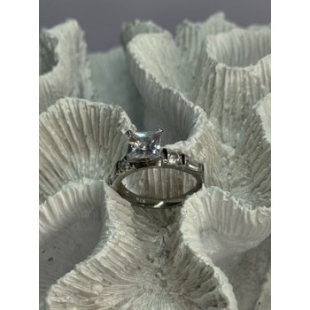 925 Sterling Silver CZ Ring Size 7.5