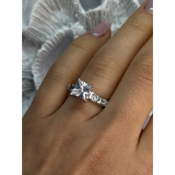 925 Sterling Silver CZ Ring Size 7.5