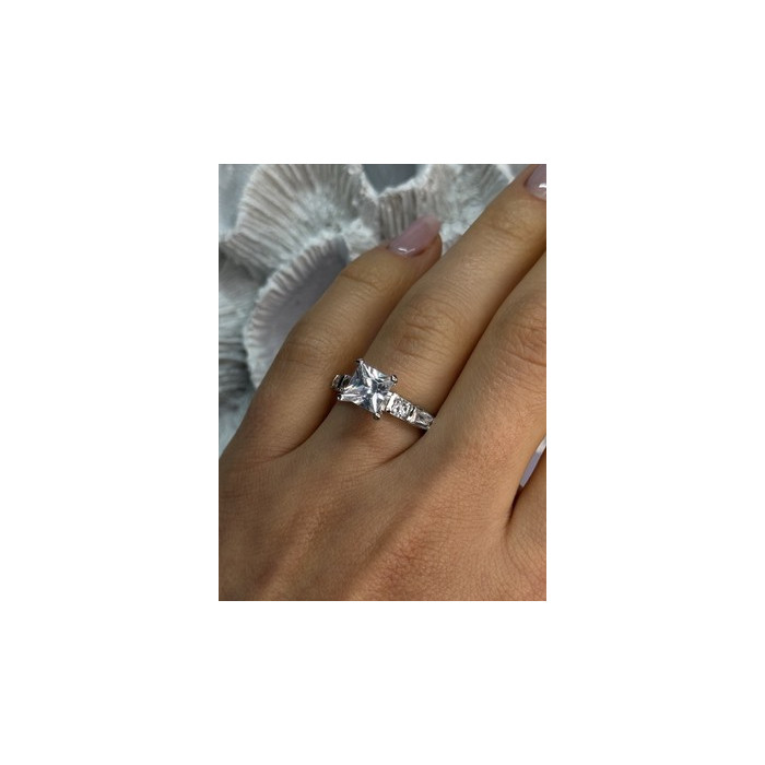 925 Sterling Silver CZ Ring Size 7.5