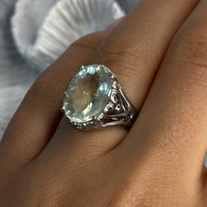 925 Sterling Silver Pale Green Amethyst Ring Size 7