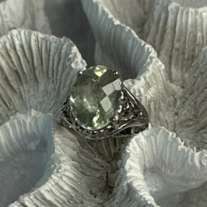925 Sterling Silver Pale Green Amethyst Ring Size 7
