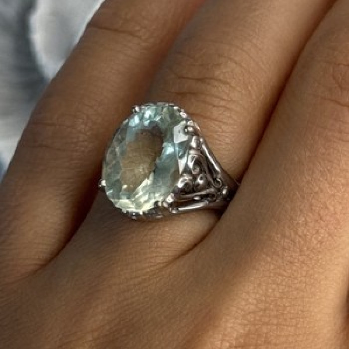 925 Sterling Silver Pale Green Amethyst Ring Size 7