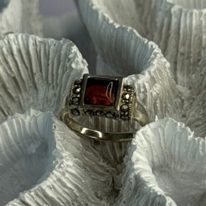 925 Sterling Silver Amber & Marcasite Ring Size 6.5