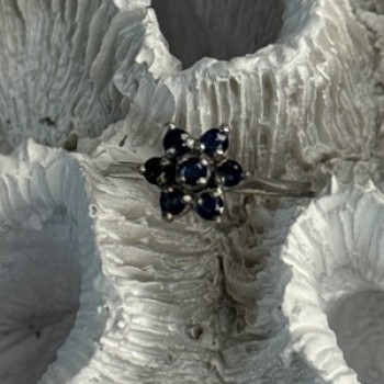 925 Sterling Silver Sapphire Flower Ring Size 6