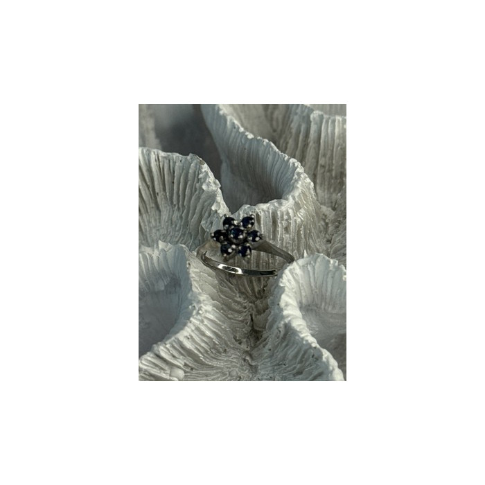925 Sterling Silver Sapphire Flower Ring Size 6