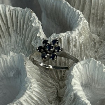 925 Sterling Silver Sapphire Flower Ring Size 6