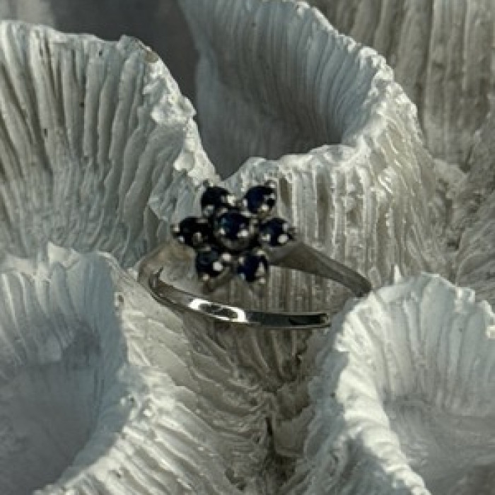 925 Sterling Silver Sapphire Flower Ring Size 6