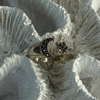 925 Sterling Silver Moon & Star Marcasite Ring Size 8