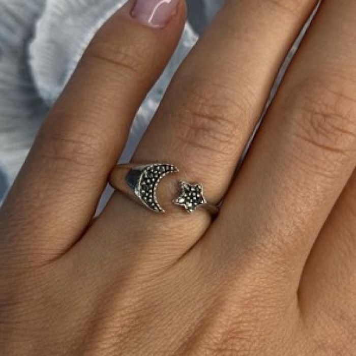 925 Sterling Silver Moon & Star Marcasite Ring Size 8