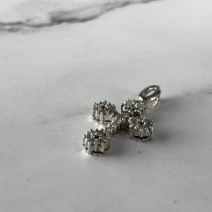 18K White Gold Diamonds Pendant Cross