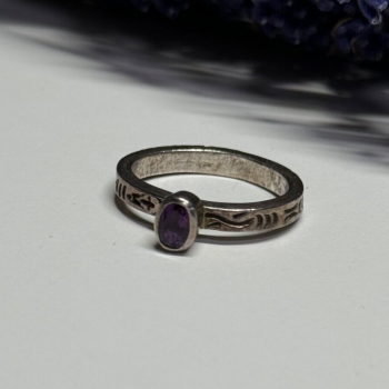 925 Sterling Silver Amethyst Ring Size 6