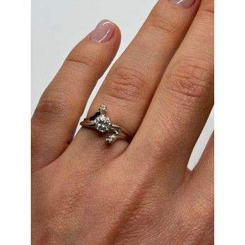 14K WHITE GOLD DIAMONDS RING SIZE 5.5