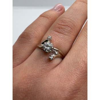 14K WHITE GOLD DIAMONDS RING SIZE 5.5