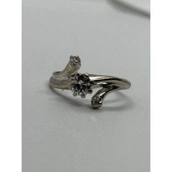 14K WHITE GOLD DIAMONDS RING SIZE 5.5