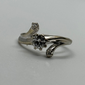 14K White Gold Diamonds Ring Size 5.5