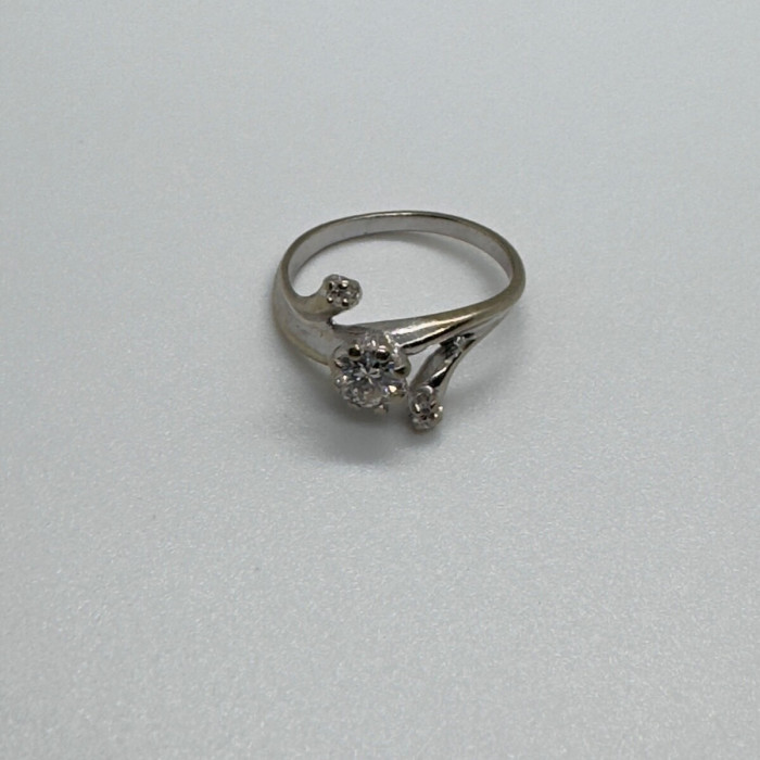 14K White Gold Diamonds Ring Size 5.5