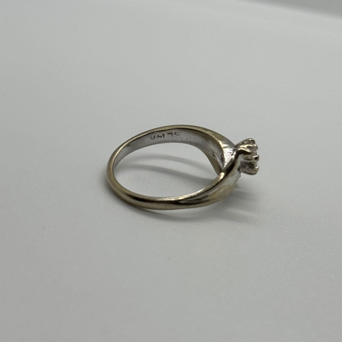 14K White Gold Diamonds Ring Size 5.5