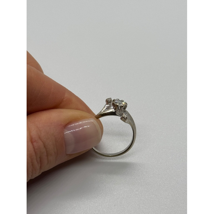 14K WHITE GOLD DIAMONDS RING SIZE 5.5