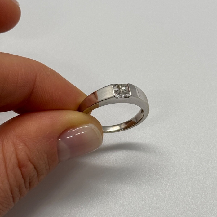 14K White Gold Diamonds Ring Size 7